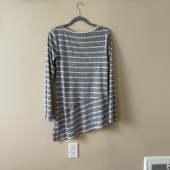 Maurices gray/white striped asymmetric long sleeve - Picture 3 of 4
